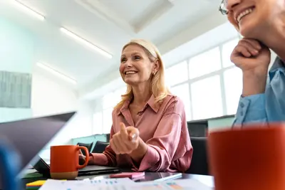 Collega's in een open, verbonden werkoverleg